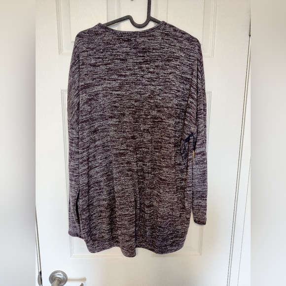 Aritzia, Wilfred Free, shirt, medium. - Picture 3 of 4